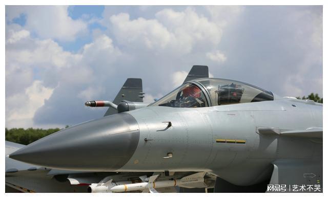 殲-10D魔改，探索中國空軍現(xiàn)代化之路的杰出代表，殲-10D魔改，中國空軍現(xiàn)代化之路的杰出代表探索