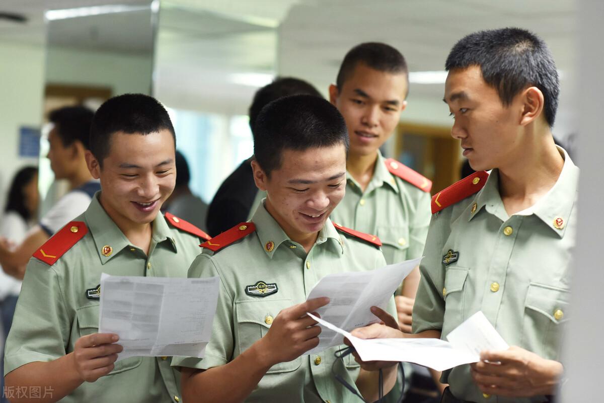 大學(xué)生入伍體檢要求詳解，大學(xué)生入伍體檢要求全面解析