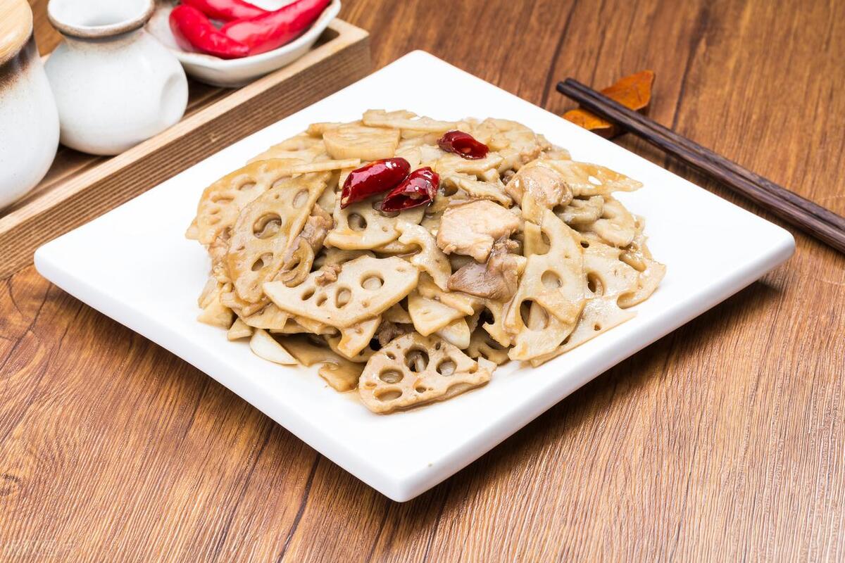 蓮藕的烹飪，如何炒制美味又簡單的蓮藕，蓮藕烹飪技巧，如何輕松炒制美味蓮藕食譜