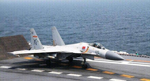 殲-15的特殊特點(diǎn)，中國(guó)海軍航空兵的重要支柱，殲-15特殊特點(diǎn)揭秘，中國(guó)海軍航空兵的關(guān)鍵支柱力量