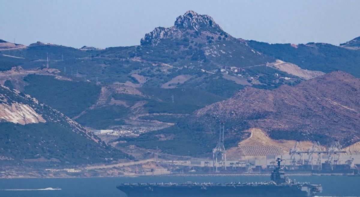 福特號航空母艦抵達(dá)地中海，地區(qū)安全的新篇章，福特號航空母艦抵達(dá)地中海，開啟地區(qū)安全新篇章