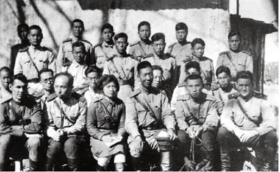 軍事頻道主持人的移民現(xiàn)象，背景、影響與反思，軍事頻道主持人移民現(xiàn)象，背景、影響與反思探討