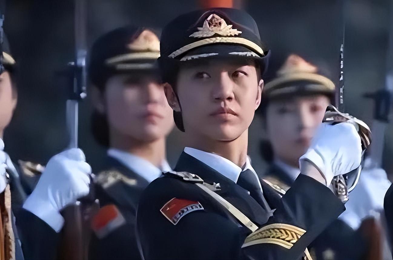 三軍儀仗隊(duì)女兵程誠照片，展現(xiàn)新時(shí)代巾幗英雄的風(fēng)采，三軍儀仗隊(duì)女兵程誠照片，新時(shí)代巾幗英雄風(fēng)采展現(xiàn)