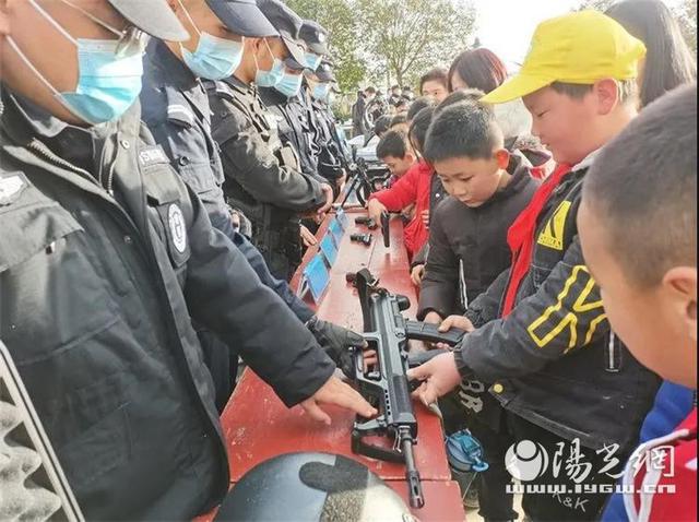 關(guān)東軍為何佩戴大檐帽，歷史、文化與軍事原因探究，關(guān)東軍大檐帽佩戴原因，歷史、文化與軍事因素探究