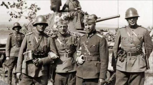 德國國防軍第12集團(tuán)軍，歷史、組織與影響，德國國防軍第12集團(tuán)軍，歷史沿革、組織結(jié)構(gòu)與深遠(yuǎn)影響
