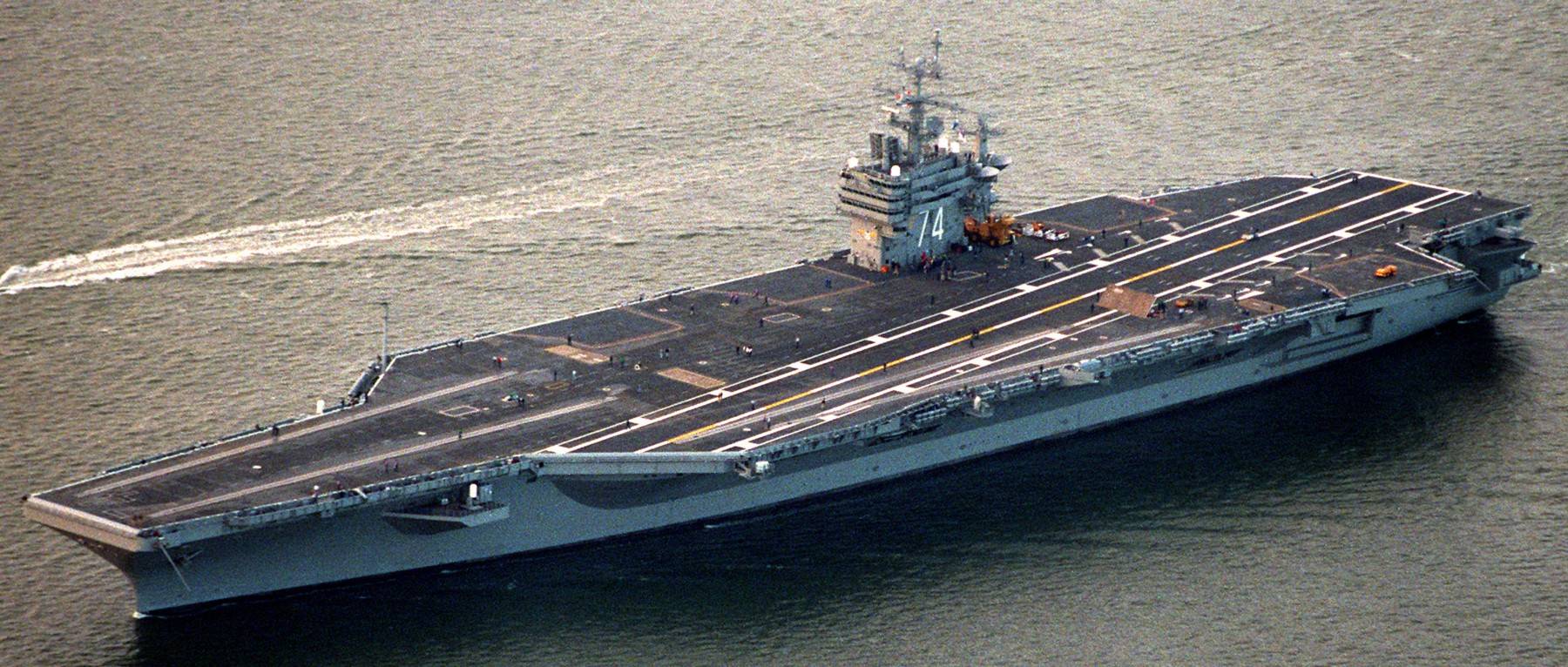 史坦尼斯號(hào)航空母艦，力量的象征與時(shí)代的印記，史坦尼斯號(hào)航空母艦，力量象征與時(shí)代印記