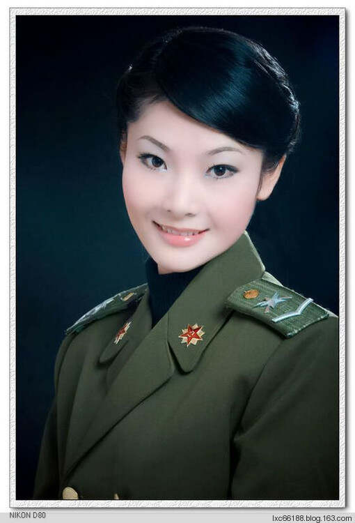 中國女兵，高清圖片展現(xiàn)颯爽英姿，中國女兵高清圖片展現(xiàn)颯爽英姿風(fēng)采