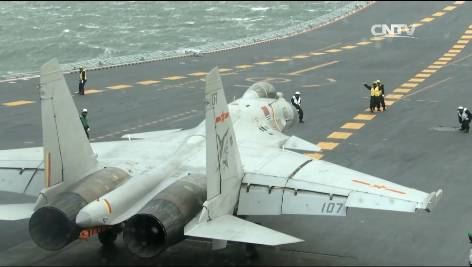 殲-15訓(xùn)練視頻，揭示中國海軍航空兵力量的卓越訓(xùn)練體系，殲-15訓(xùn)練視頻展現(xiàn)中國海軍航空兵卓越訓(xùn)練體系實(shí)力
