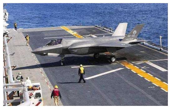 黃蜂級(jí)兩棲攻擊艦武器配置詳解，黃蜂級(jí)兩棲攻擊艦武器配置全面解析