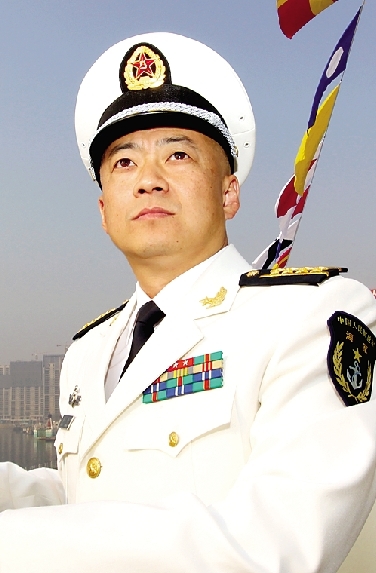 遼寧艦艦長之犧牲，英勇無畏，忠誠擔(dān)當(dāng)，遼寧艦艦長英勇犧牲，忠誠擔(dān)當(dāng)顯無畏精神