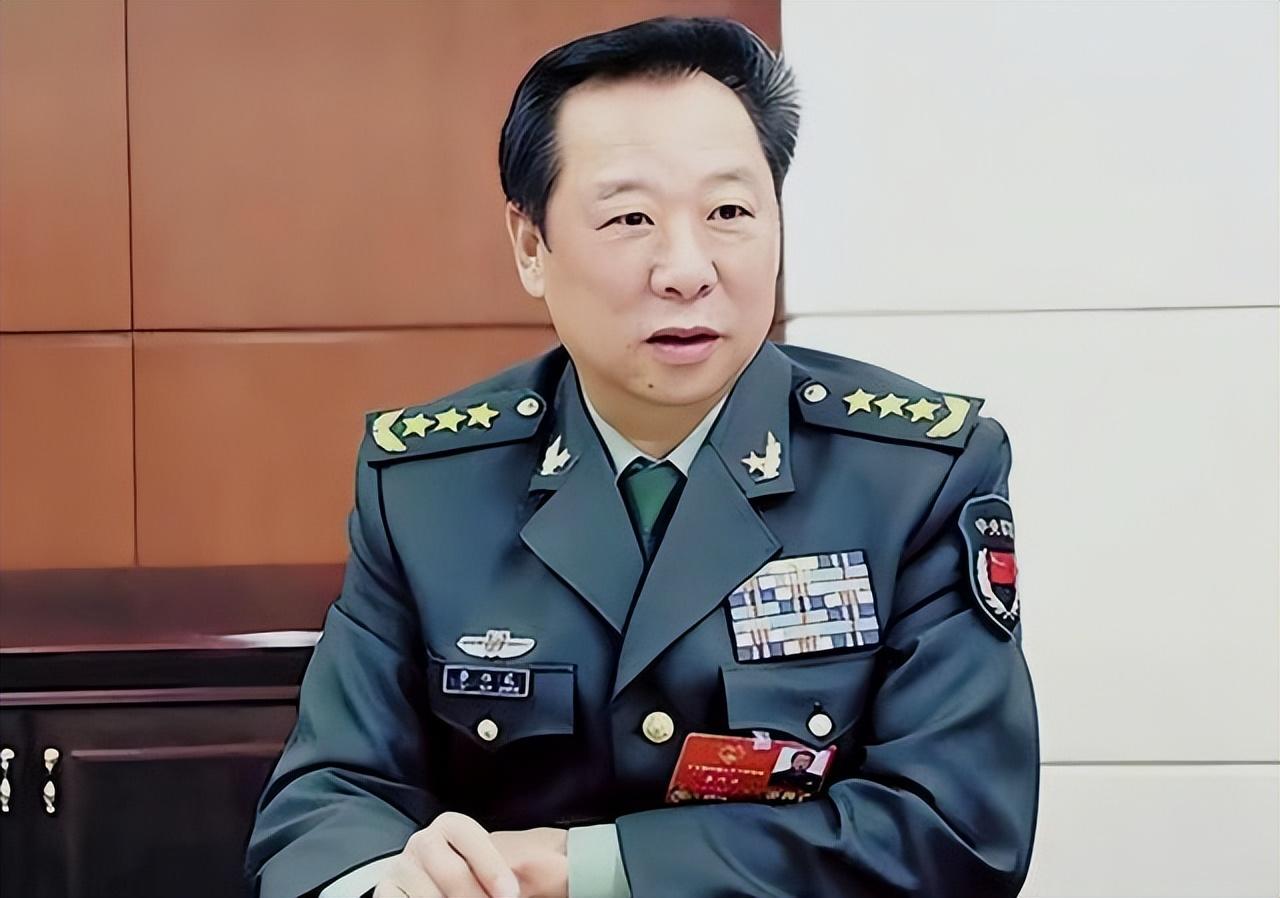 國防部長級(jí)別高，職責(zé)、地位與角色分析，國防部長職責(zé)、地位與角色深度解析，級(jí)別高的決策核心分析