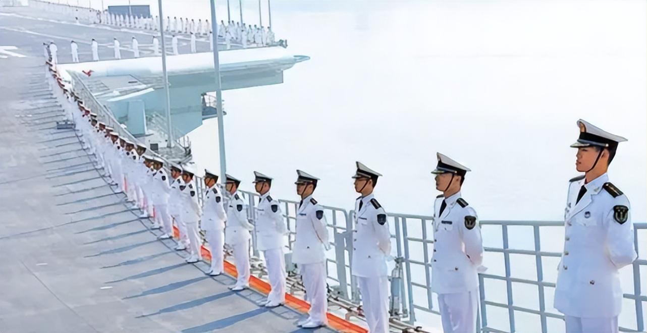 揭秘中國(guó)海軍的驕傲，171導(dǎo)彈護(hù)衛(wèi)艦發(fā)射導(dǎo)彈的瞬間，中國(guó)海軍驕傲，揭秘導(dǎo)彈護(hù)衛(wèi)艦發(fā)射導(dǎo)彈瞬間