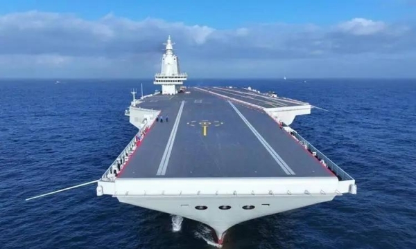 揭秘中國海軍新力量，福建艦與004航母的姊妹情深，揭秘中國海軍新力量，福建艦與姊妹艦004航母的崛起之路
