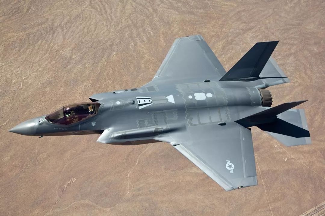 殲-16與中國空軍現(xiàn)代化，對標(biāo)外國先進(jìn)機(jī)型的發(fā)展之路，殲-16與中國空軍現(xiàn)代化，對標(biāo)外國先進(jìn)機(jī)型的發(fā)展之路探索