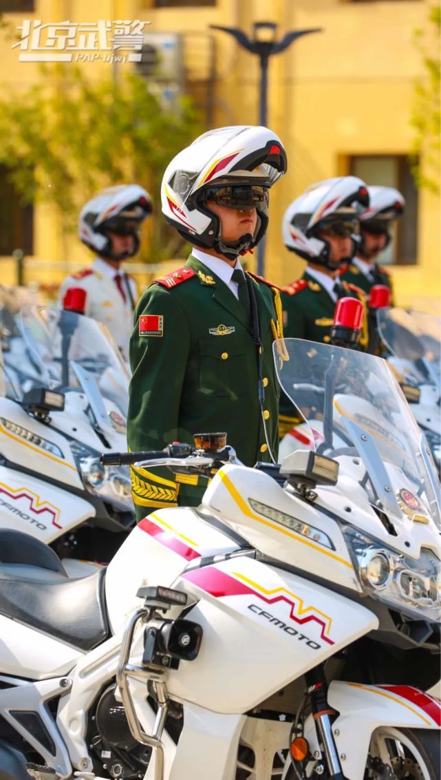 閱兵儀式中的國賓護(hù)衛(wèi)隊(duì)，榮耀與責(zé)任的體現(xiàn)，閱兵儀式中的國賓護(hù)衛(wèi)隊(duì)，榮耀與責(zé)任的展現(xiàn)