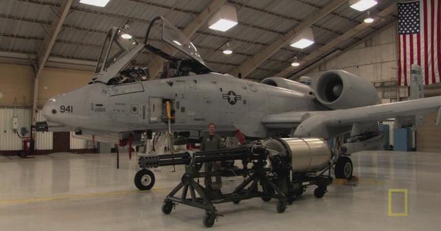 揭秘A-10機炮傾斜之謎，為何設(shè)計如此獨特？，揭秘A-10機炮傾斜設(shè)計的獨特之處與原因解析