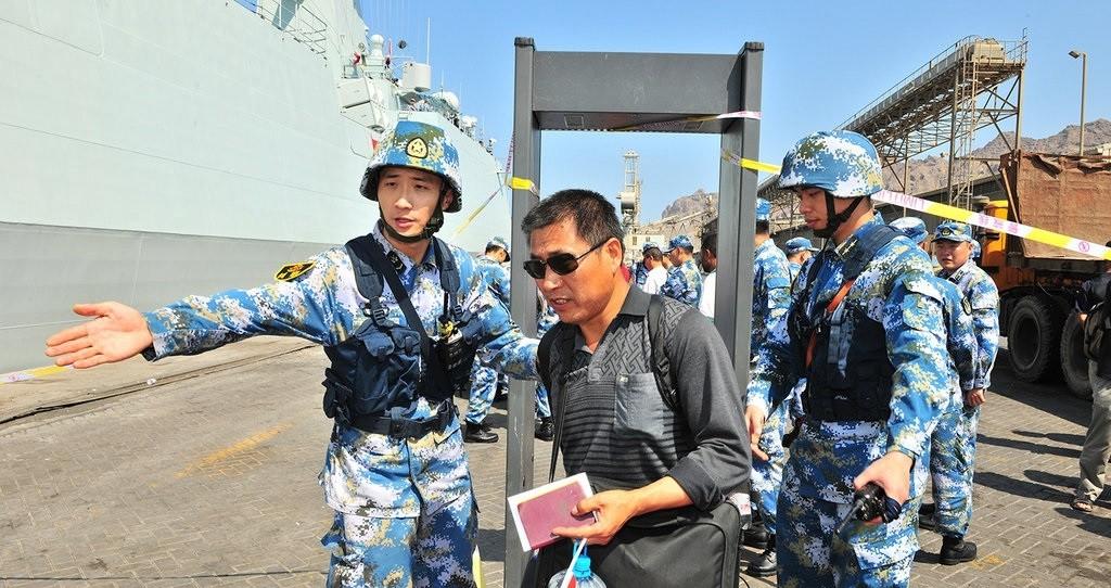 中國海軍在亞丁灣打擊海盜視頻，展現(xiàn)大國海軍實力與擔(dān)當(dāng)，中國海軍打擊海盜行動展現(xiàn)大國實力與擔(dān)當(dāng)，亞丁灣實錄視頻曝光