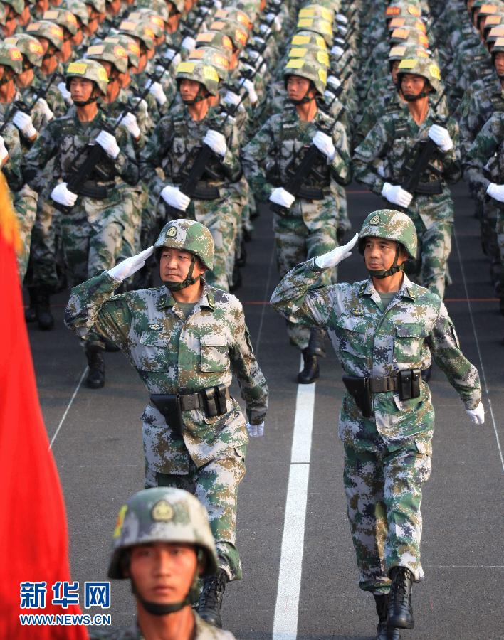 閱兵彩排陸軍方隊片段視頻，展現(xiàn)榮耀與力量，閱兵彩排陸軍方隊震撼瞬間，榮耀與力量的展現(xiàn)