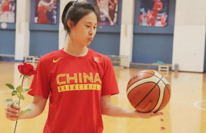 中國女籃新星李月汝的最新消息，中國女籃新星李月汝的最新動(dòng)態(tài)揭秘