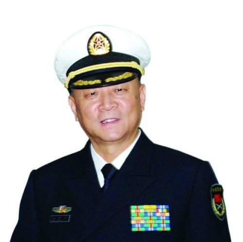 海軍司令員張連忠，領(lǐng)航新時代的海軍力量，張連忠領(lǐng)航新時代海軍力量，海軍司令員鑄就海上強國夢
