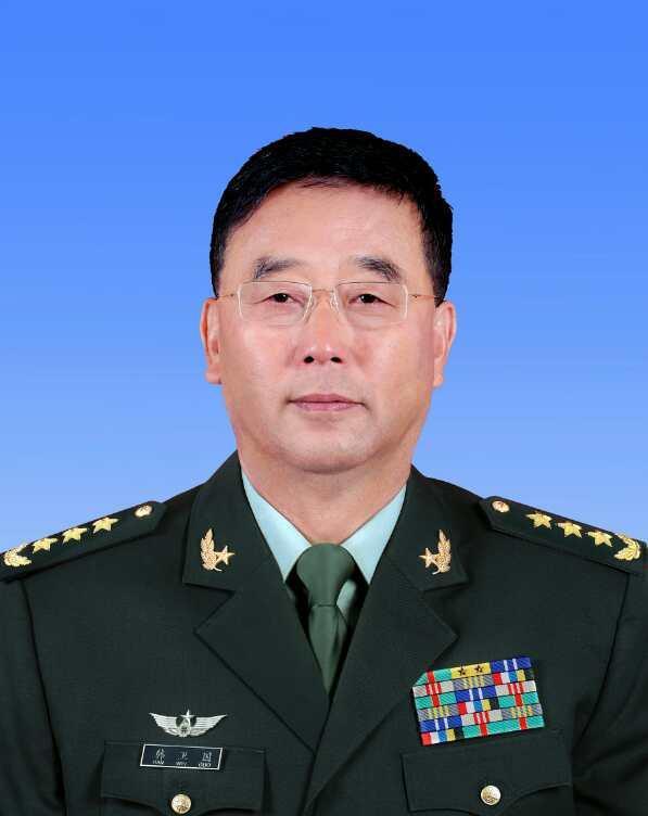 中國(guó)人民解放軍軍長(zhǎng)，職責(zé)、使命與榮譽(yù)的象征，中國(guó)人民解放軍軍長(zhǎng)，職責(zé)、使命與榮耀的象征之巔